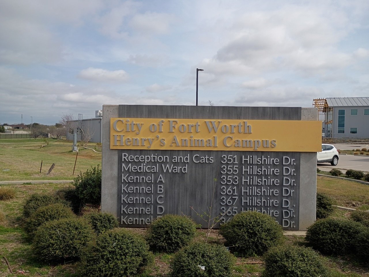 Henry's Animal Campus, Monument Sign by Signs PQ in DFW.